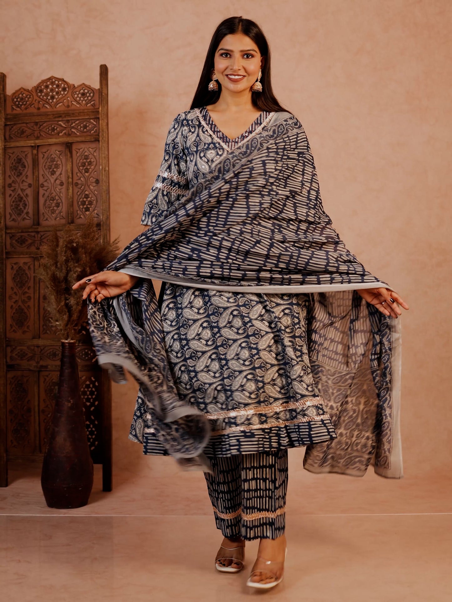 Soft Cotton Abstract off-white Dupatta