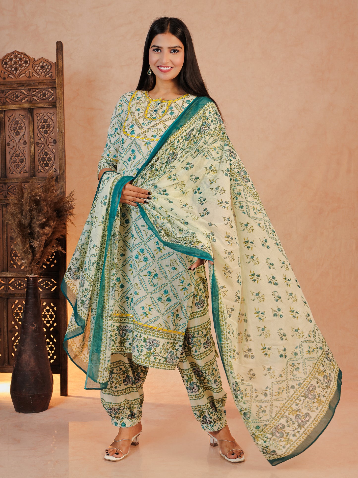 Soft Cotton Floral off-white Dupatta