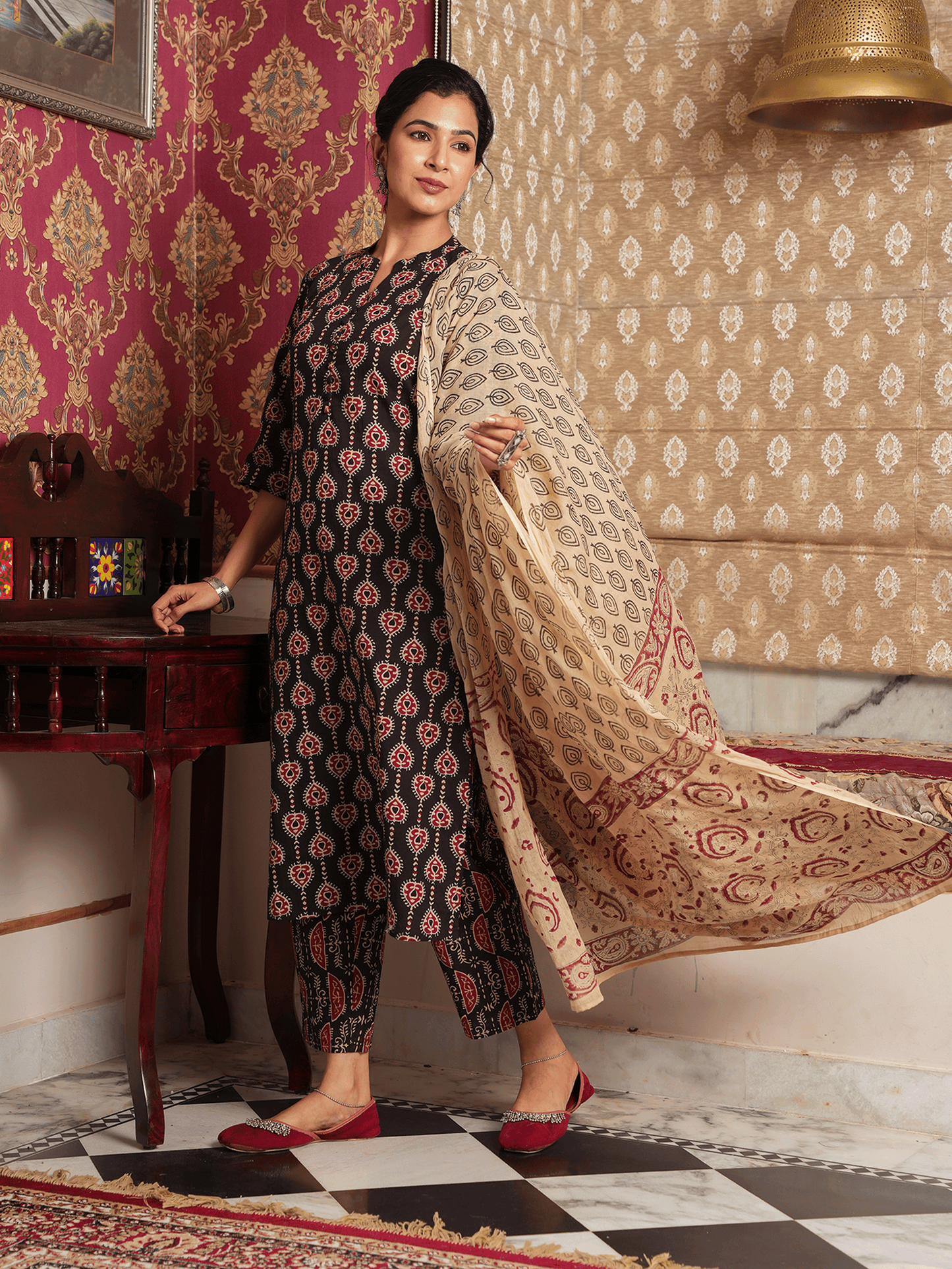 Soft Cotton Geometric Straight Black Kurta