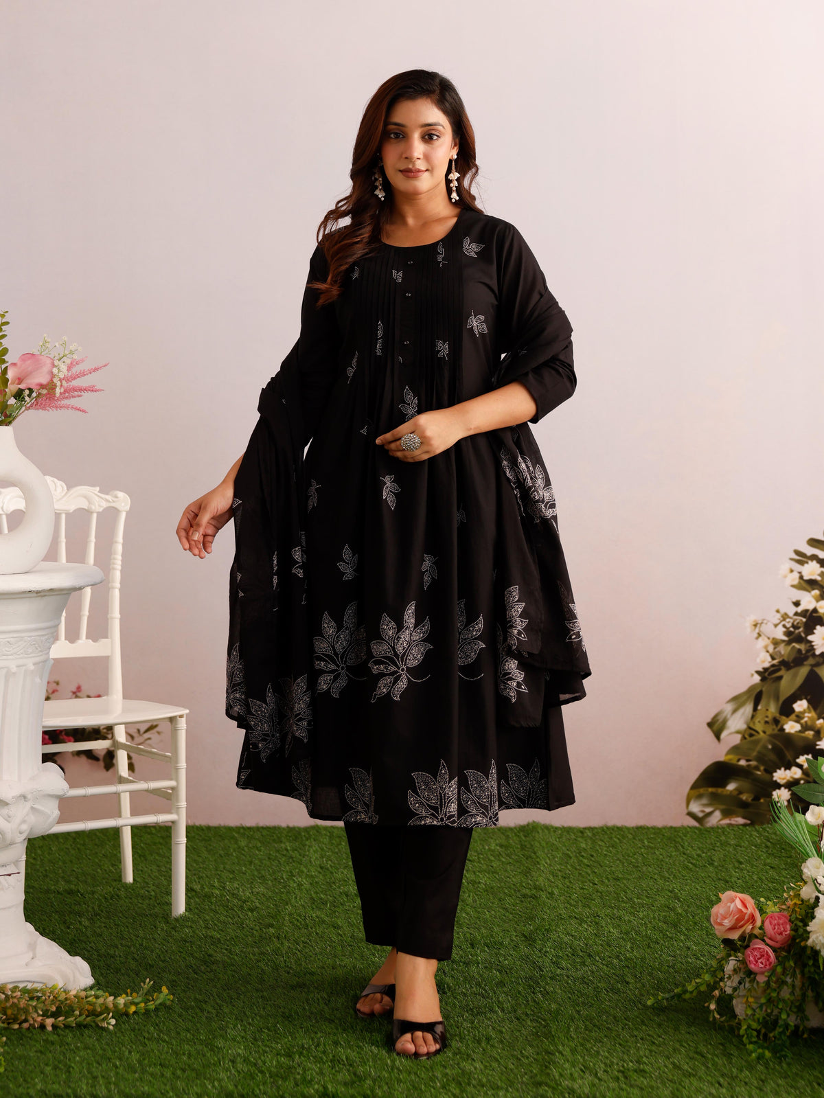 Kota Doria Floral Black Dupatta