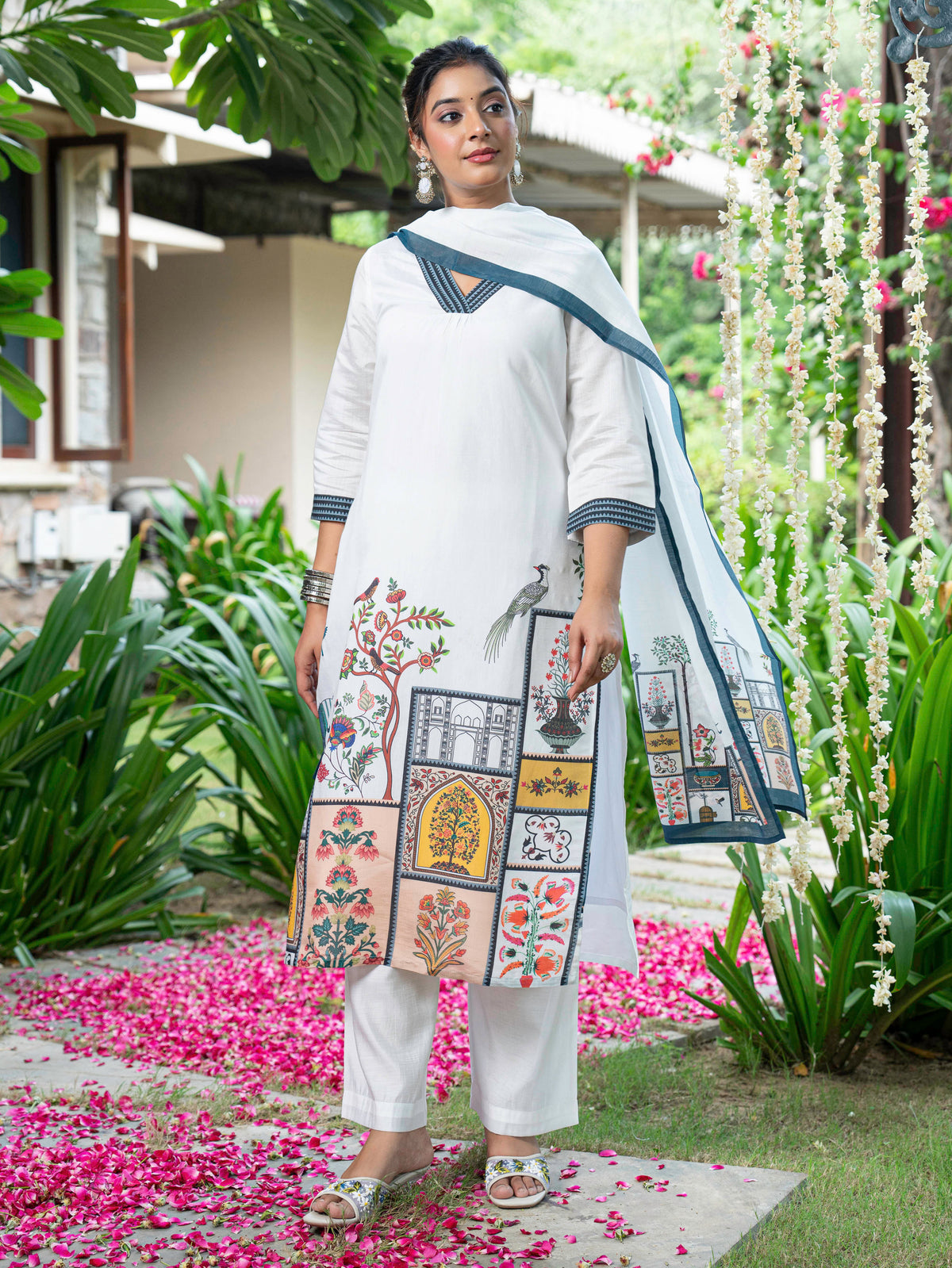 Chanderi Placement Print White Dupatta