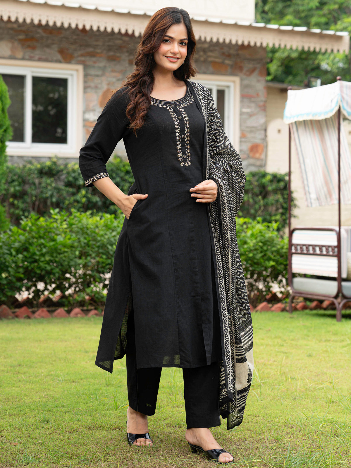 Cotton Voile Geometric Black Dupatta