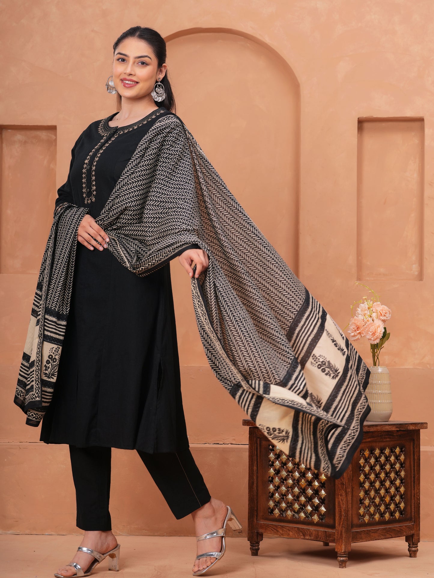 Cotton Voile Geometric Black Dupatta