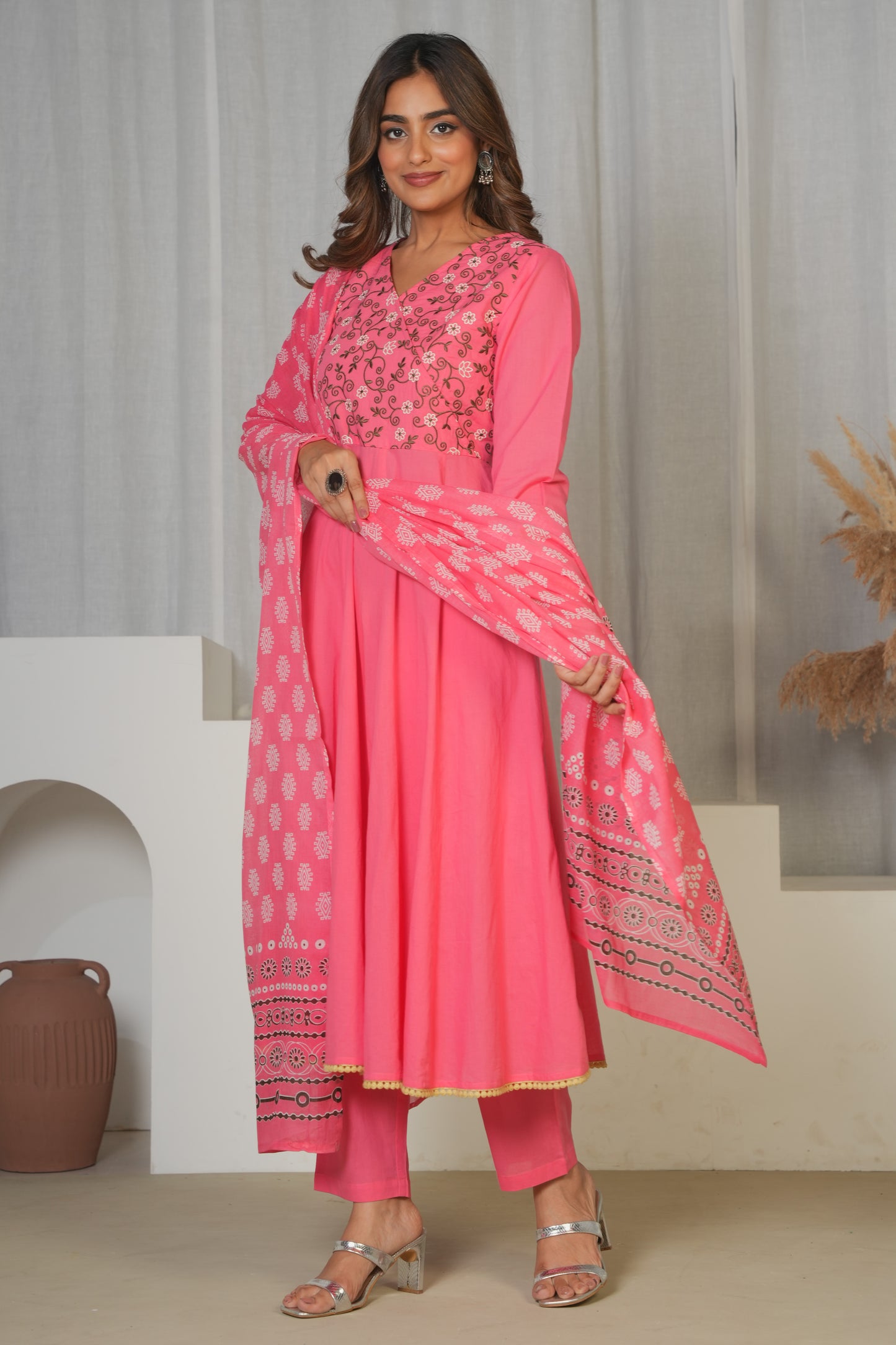 Cotton Voile Geometric Pink Dupatta