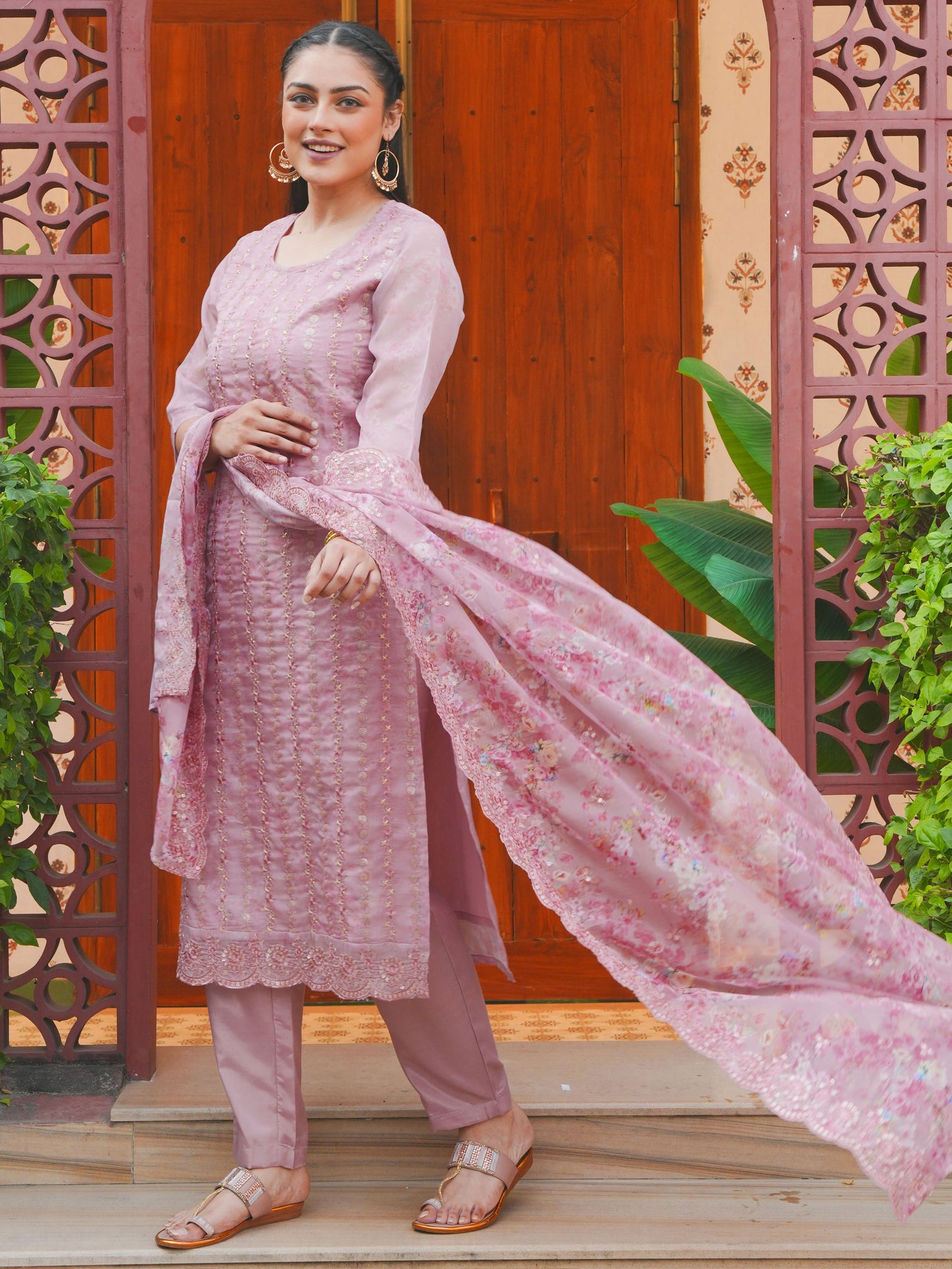 Embroidered Organza Floral Straight Baby Pink Kurta