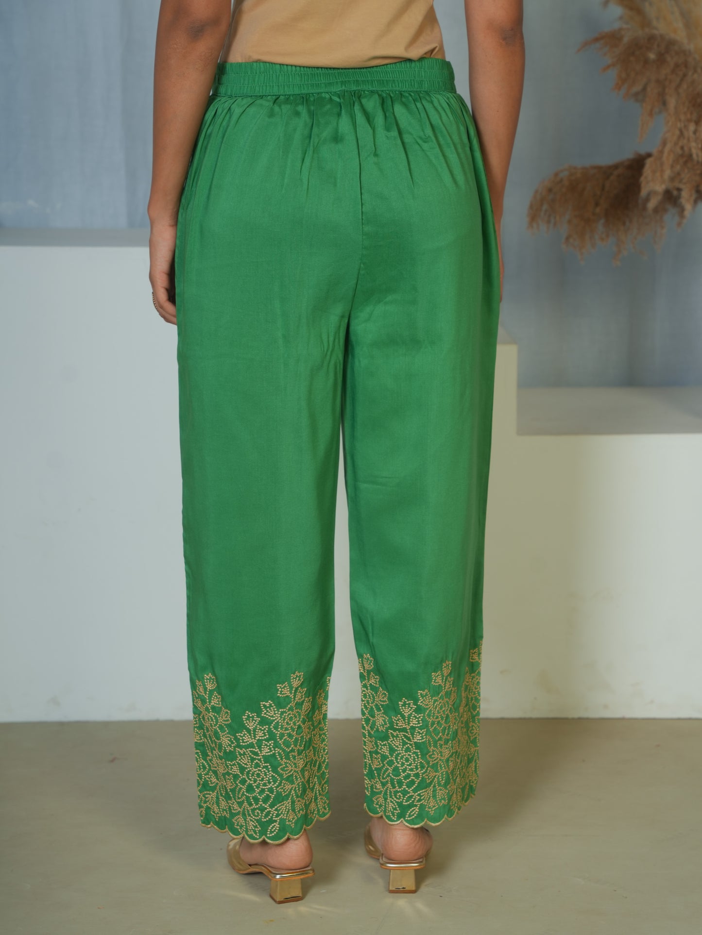 Poly Chinon Solid Light green Trousers