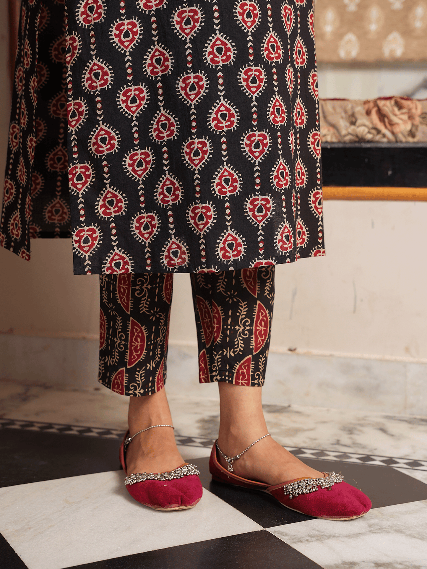 Soft Cotton Geometric Straight Black Kurta