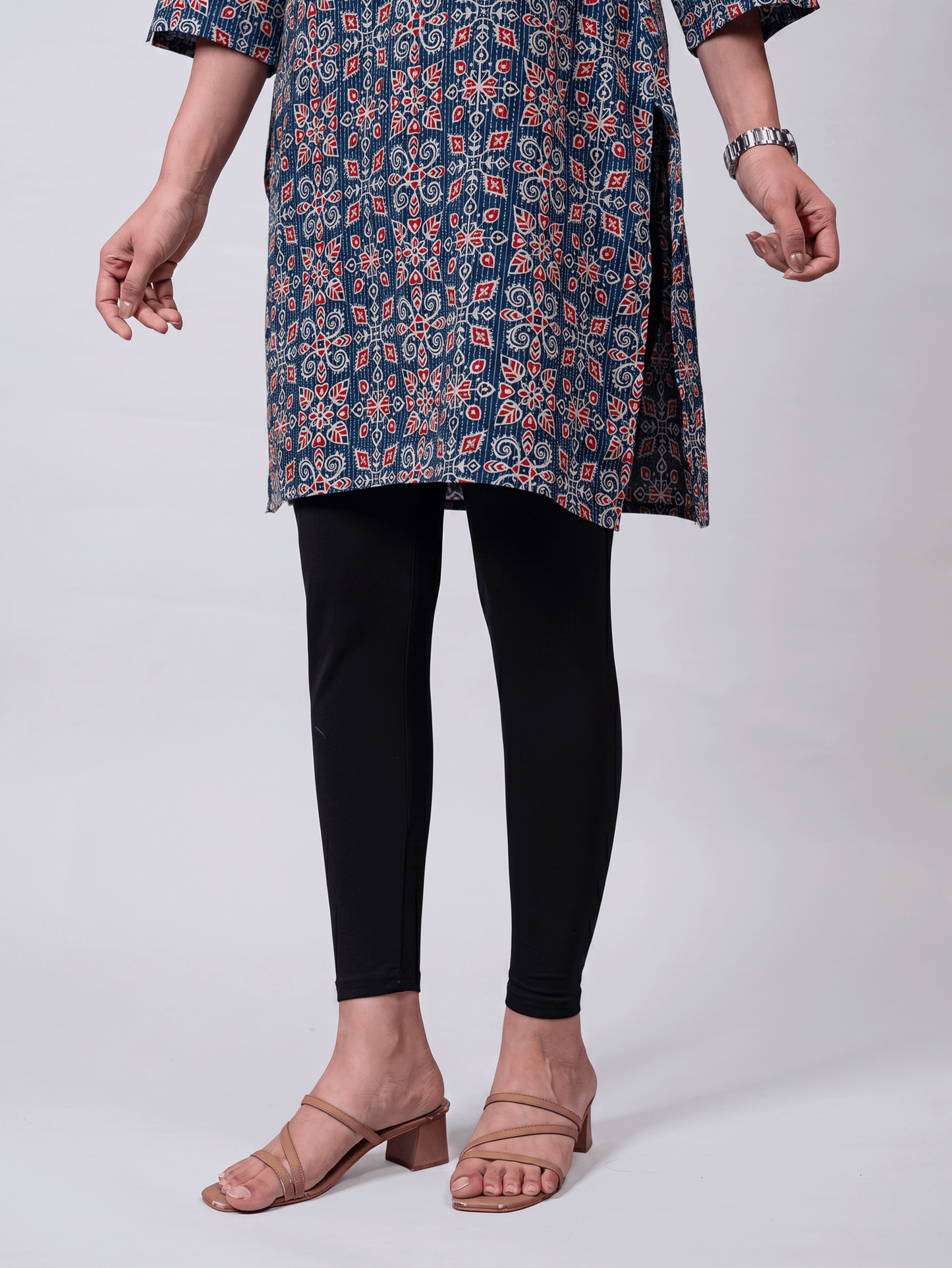 Stretchable Cotton Solid Black Leggings
