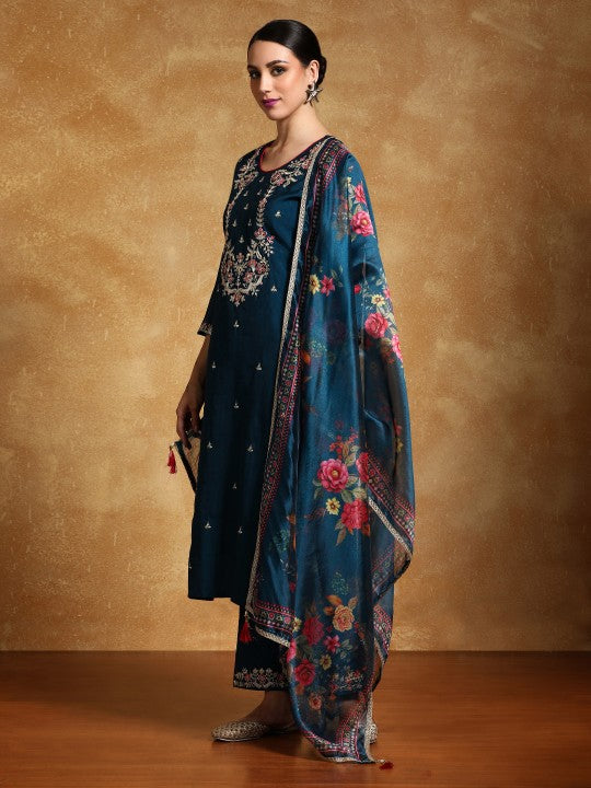 Varanga Women Floral Embroidered Regular Kurta