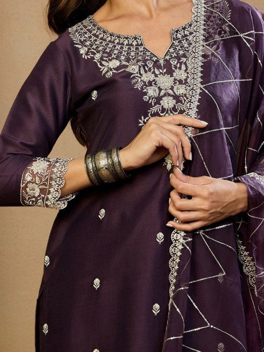 House of Pataudi Women Embroidered Straight Kurta