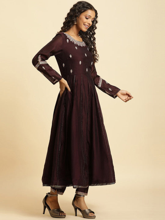 W Festive Solid Rayon Kurta With Slim Pant & Dupatta