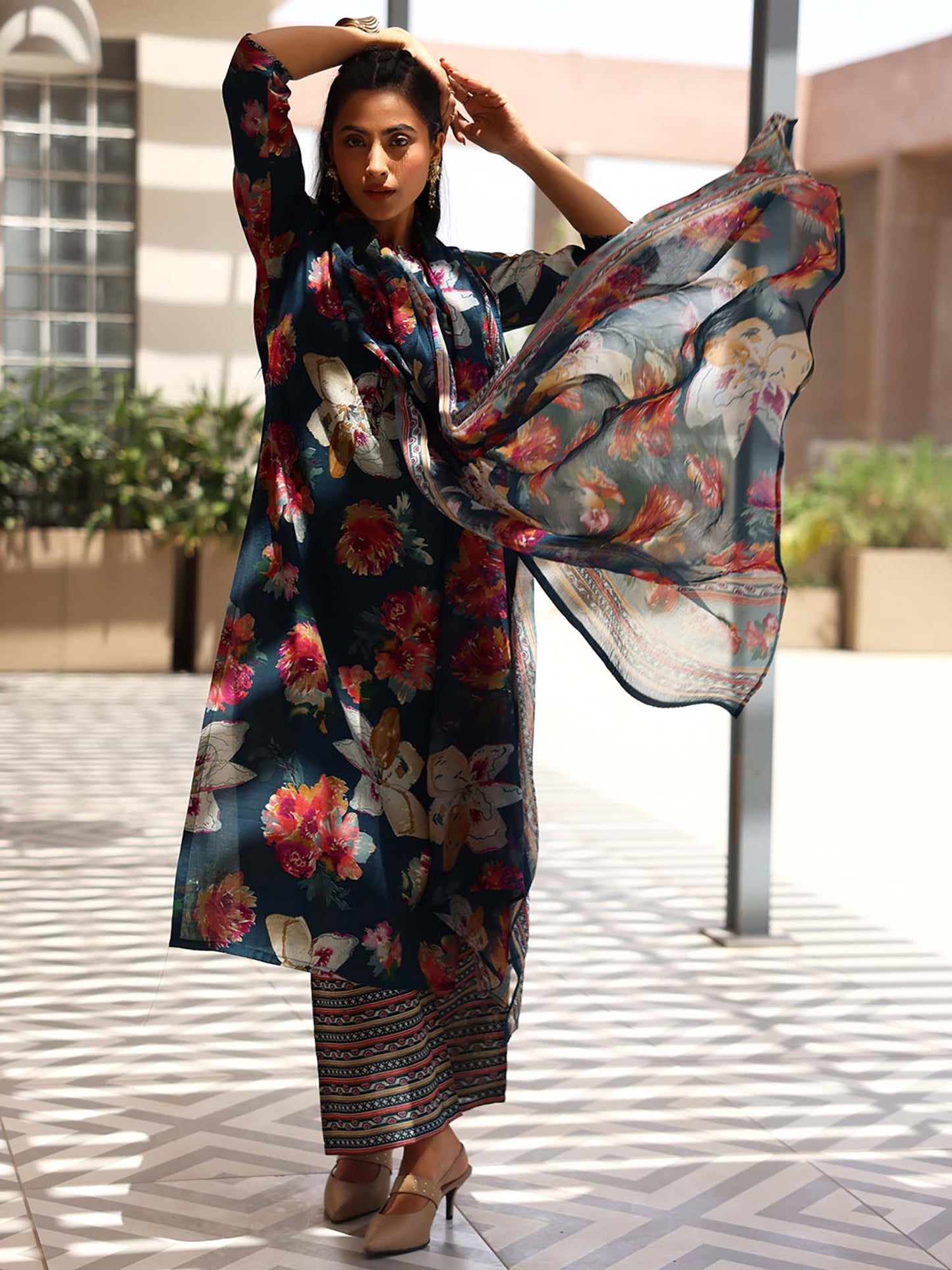 Blue Silk Blend Printed Kurta Sets for Women