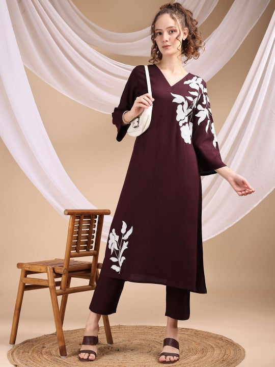 Tikhi Imli Embroidered V-Neck Kurta With Trousers Co-Ords