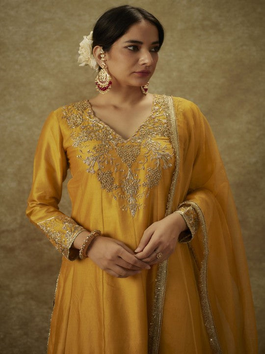 The Aarya Floral Embroidered Panelled Chanderi Silk Kurta