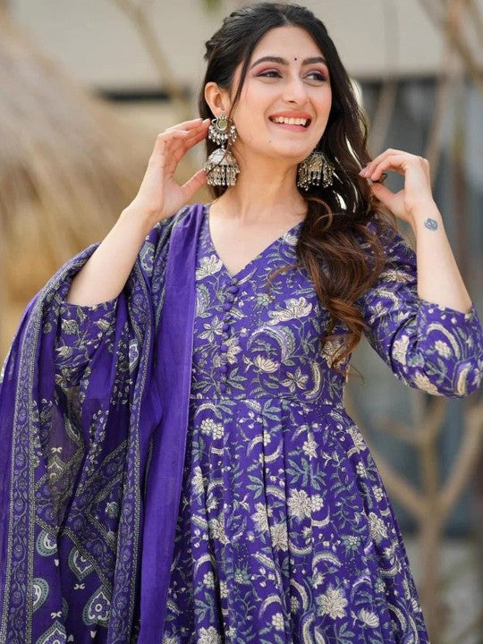 Aaysa Kurti Women Floral Printed Regular Pure Cotton Kurta with Trousers & With Dupatta