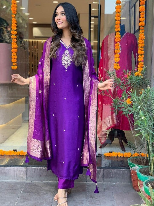 GUNVANTI FAB Women Floral Regular Sequinned Pure Cotton Kurta