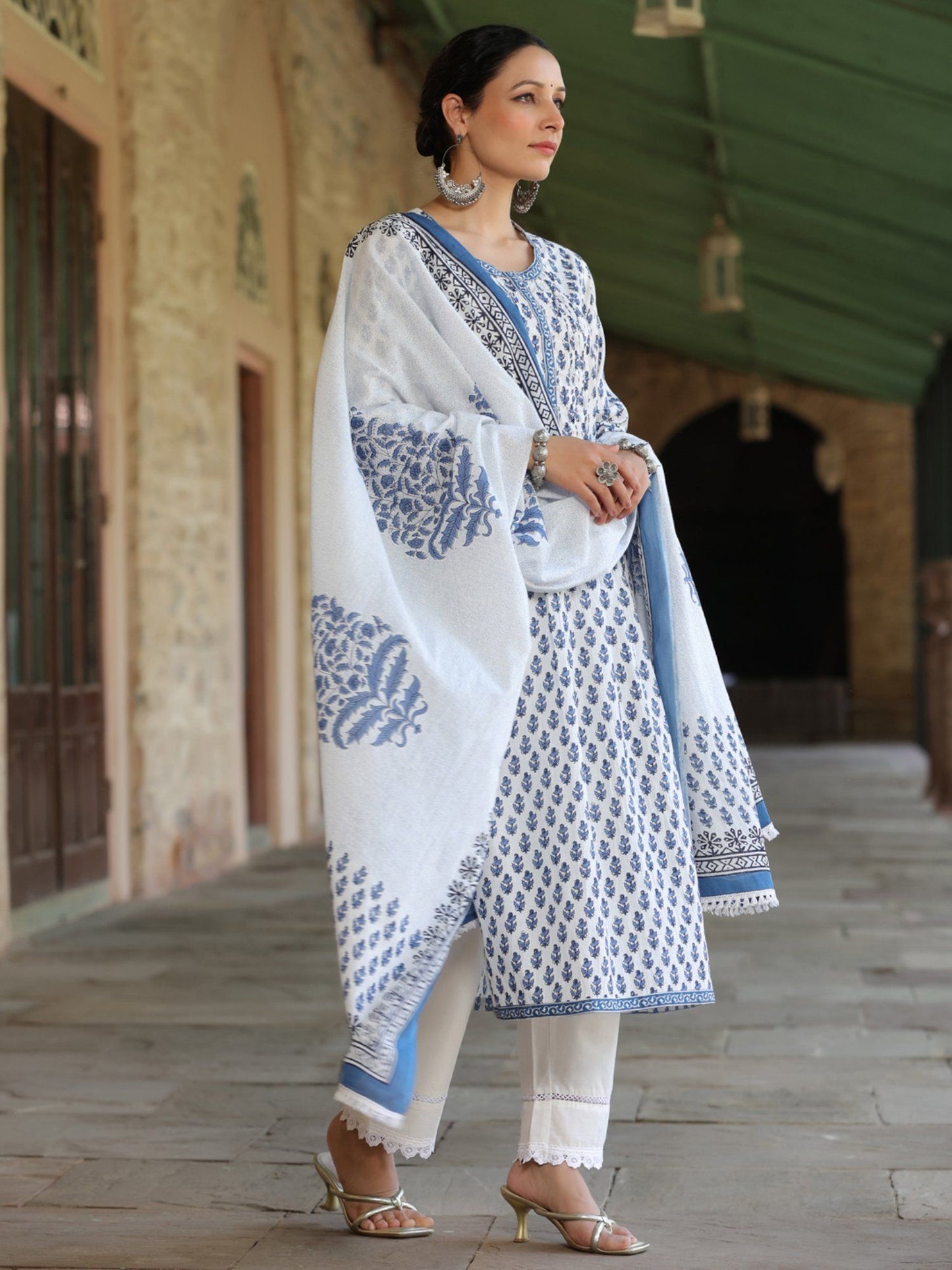 Blue Ethnic Motifs Printed Kurta with Trousers &amp; Dupatta (Set of 2)
