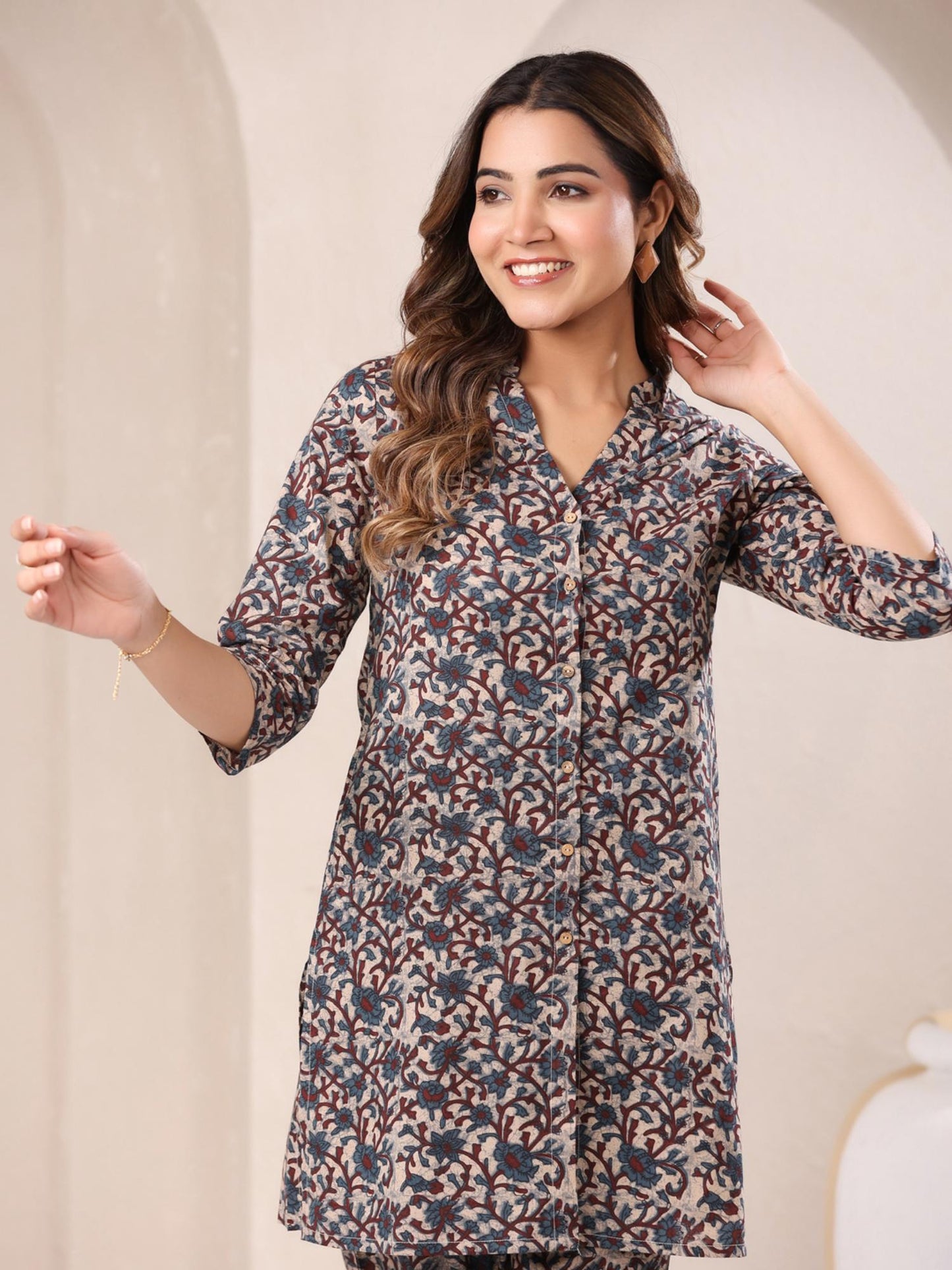 Women Beige Cotton Floral Printed Straight Co-Ord (Set of 2)