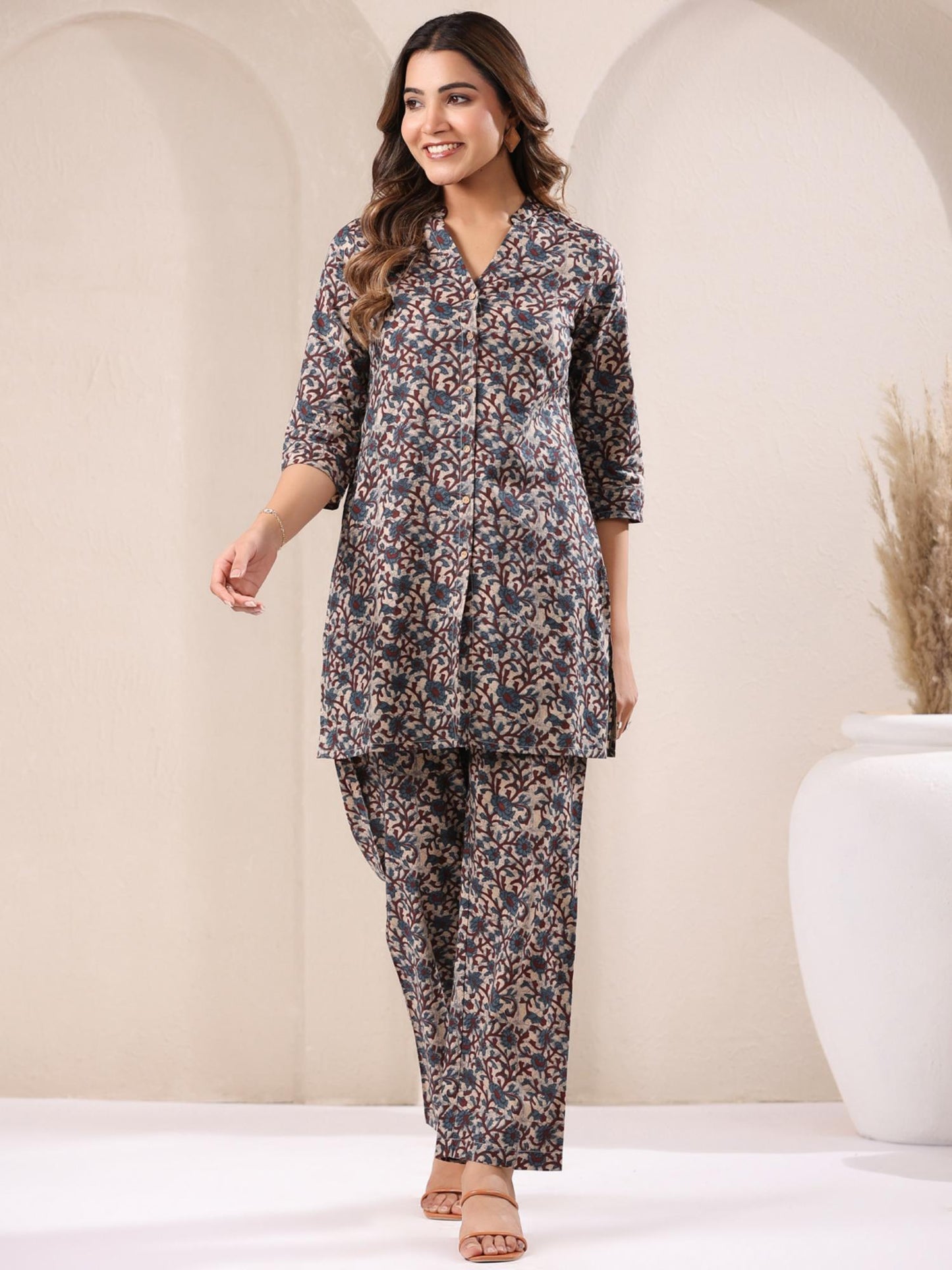 Women Beige Cotton Floral Printed Straight Co-Ord (Set of 2)