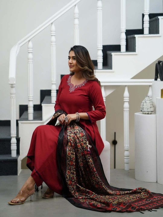 ASCIIBLUES Women Yoke Design Regular Mirror Work Kurta with Trousers & With Dupatta