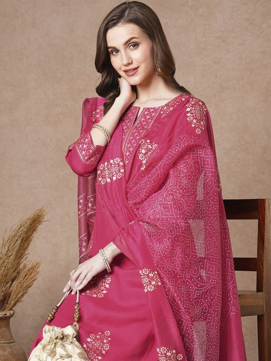 GoSriKi Floral Printed Notch Neck Straight Kurta With Trousers And Dupatta