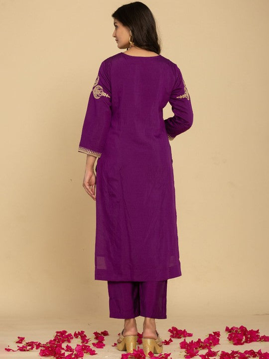 Do Dhaage Ethnic Motifs Embroidered Regular Straight Kurta with Trousers & Dupatta