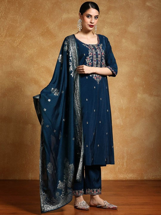 Varanga Floral Embroidered Round Neck Straight Kurta