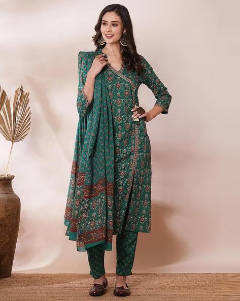 Women Floral Straight Kurta Set