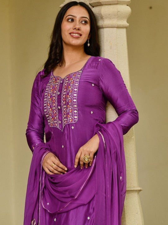 Urbanstree Floral Embroidered Pure Silk Kurta