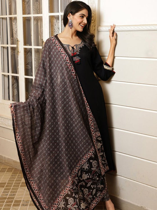 Ishin Floral Embroidered Thread Work Pure Cotton A-Line Kurta