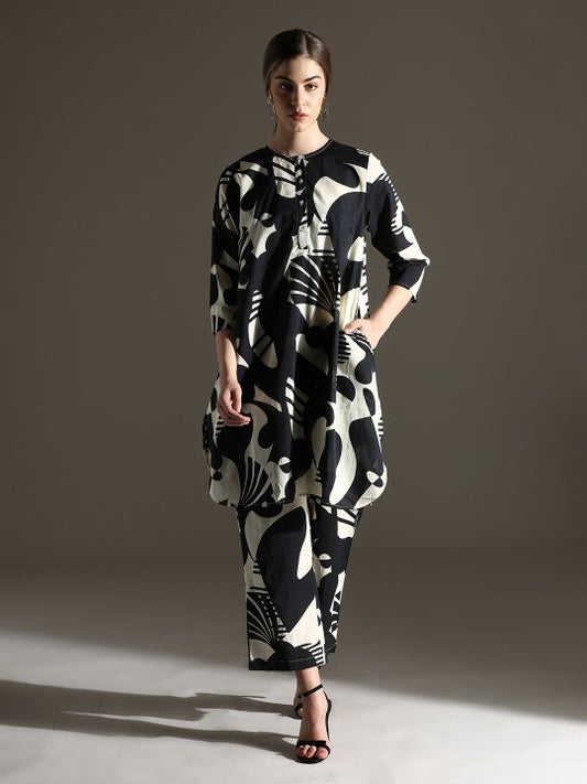 Dora Dori Pure Cotton Round Neck Abstract Printed Kurta With Trouser