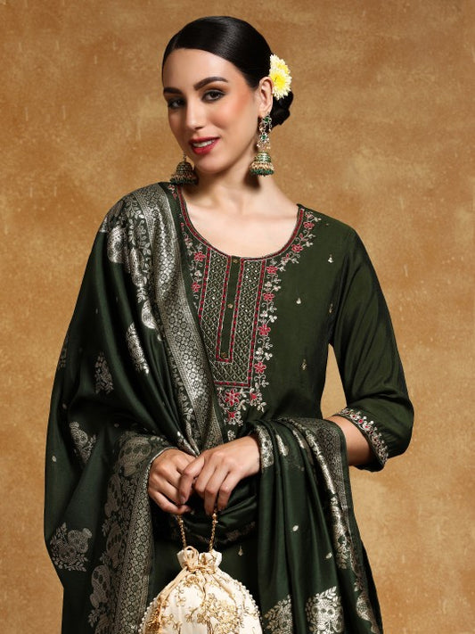 Varanga Women Floral Embroidered Regular Kurta