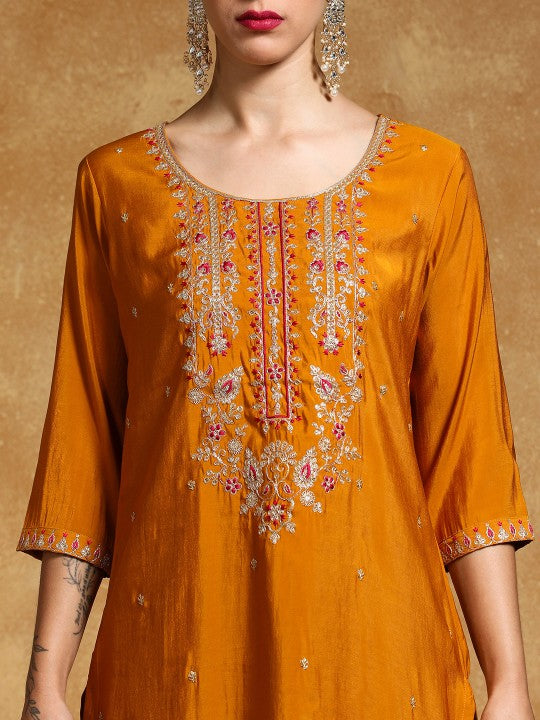 Varanga Women Floral Embroidered Regular Thread Work Kurta
