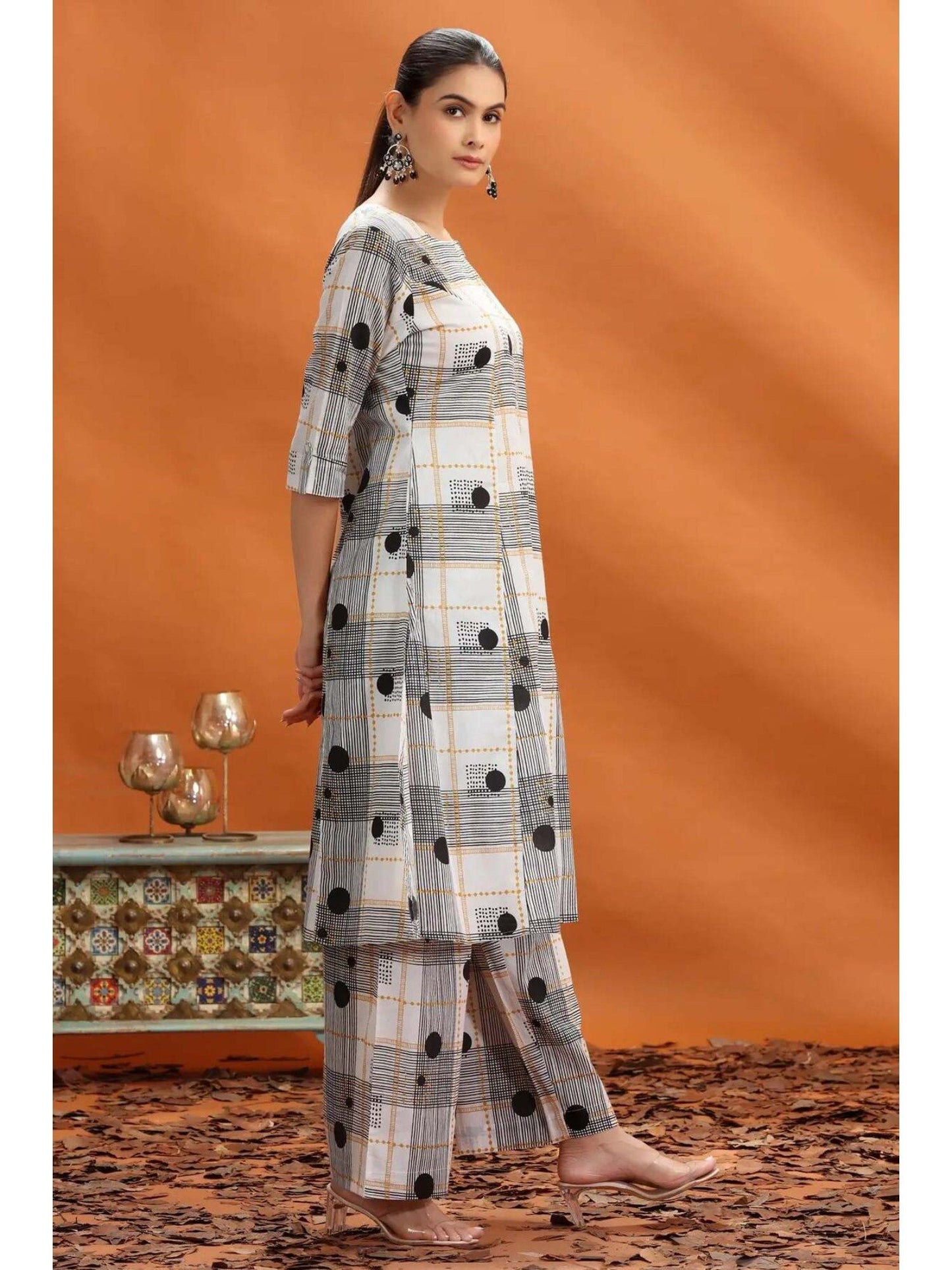 Women Off White Printed Co-Ord (Set of 2)