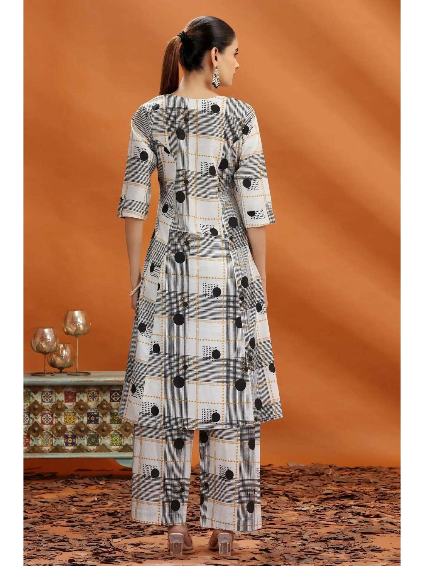 Women Off White Printed Co-Ord (Set of 2)