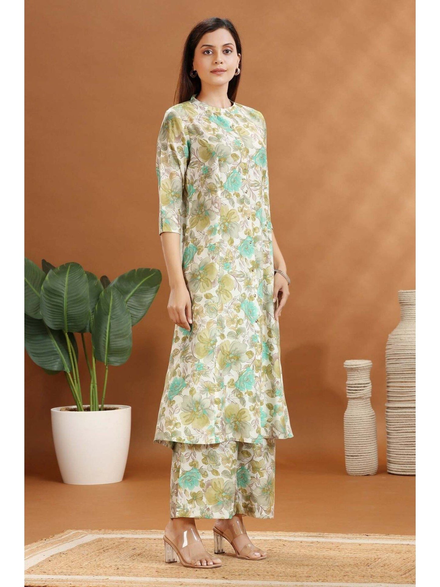 Women Beige Floral Co-Ord (Set of 2)