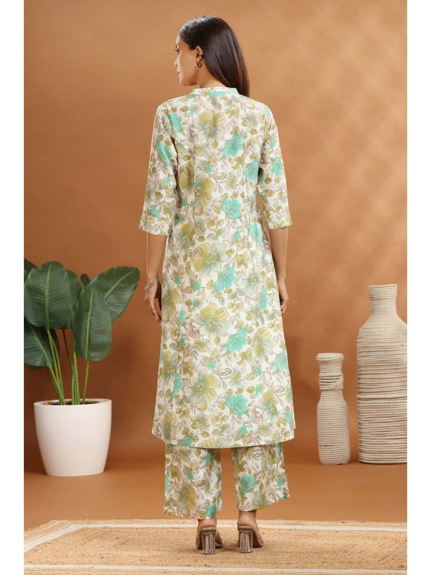 Women Beige Floral Co-Ord (Set of 2)