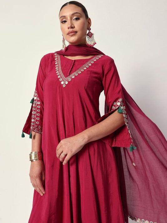 Ishin Women Yoke Design Mirror Work Regular Kurta