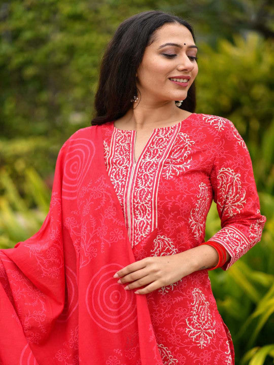 Aaheli Women Red Block Printed Pure Cotton Kurta with Trousers & With Dupatta