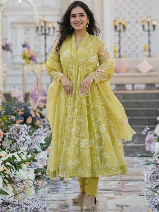 Vama Heritage Floral Embroidered V-Neck Panelled Anarkali Kurta