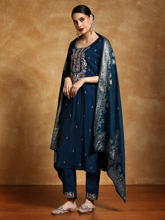Varanga Women Floral Embroidered Regular Thread Work Kurta