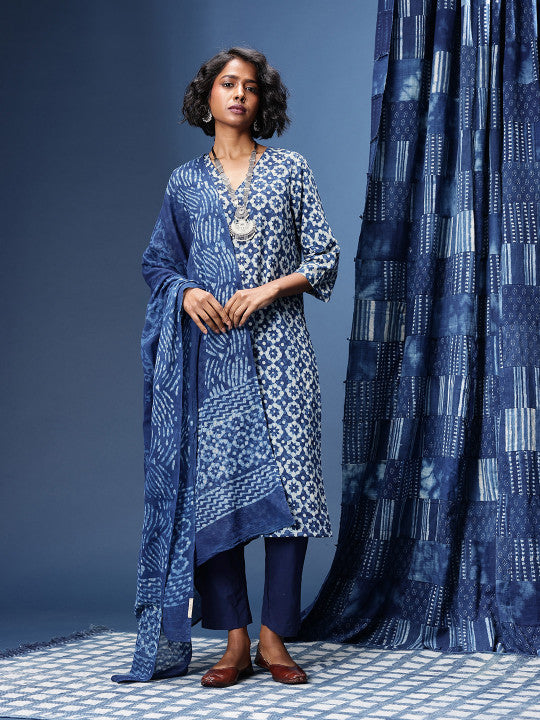 Taavi Floral Printed Block Print Legacy Kurta with Trousers & Dupatta