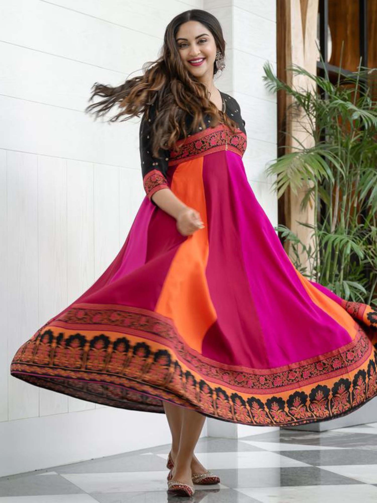 Black Multicolour Long Kalidaar Dress With Border Details