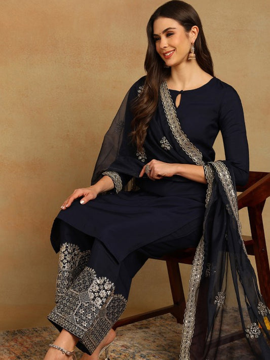 House of Pataudi Women Solid Embroidered Straight Kurta