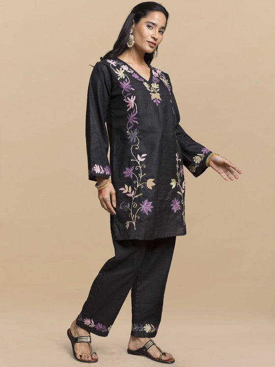 HOUSE OF KARI Floral Embroidered Thread Work Straight Falak Kashmiri Kurta With Trousers