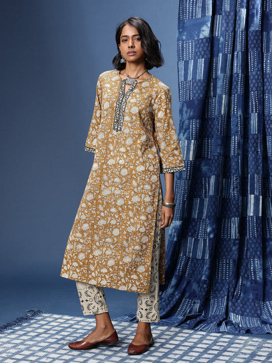 Taavi Bagru Ethnic Motifs Printed Straight Kurta With Trousers & Dupatta