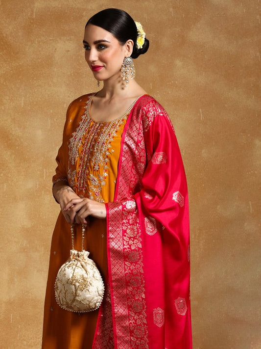 Varanga Women Floral Embroidered Regular Thread Work Kurta