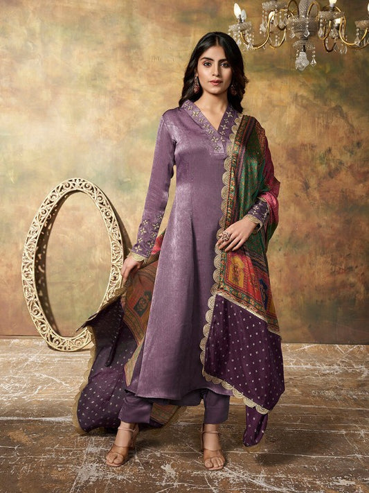 Inddus Ethnic Motifs Yoke Design Panelled Velvet Kurta
