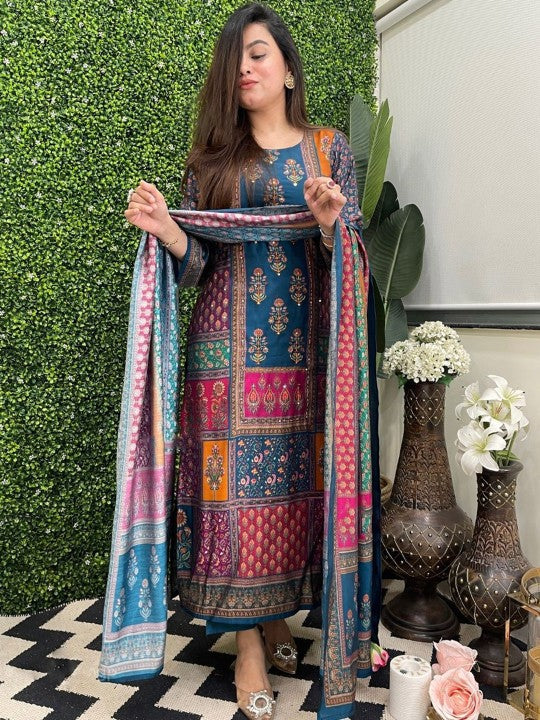 GoSriKi Floral Printed Straight Kurta