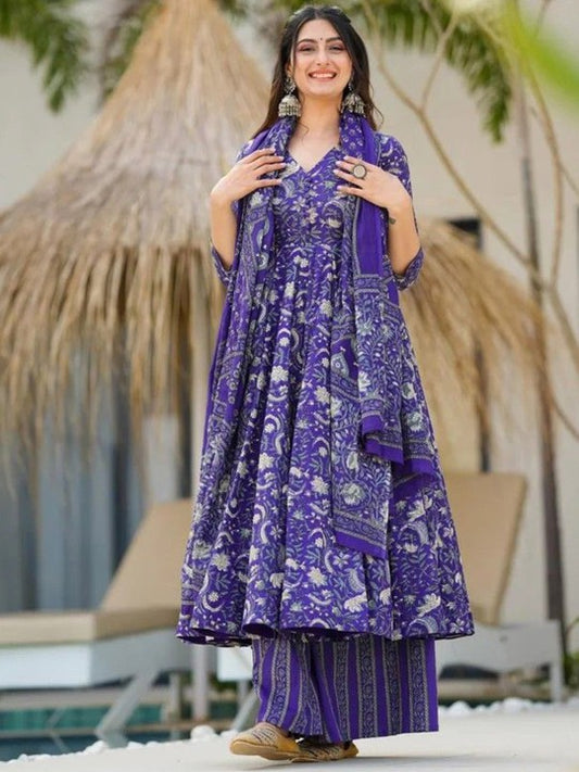 Aaysa Kurti Women Floral Printed Regular Pure Cotton Kurta with Trousers & With Dupatta